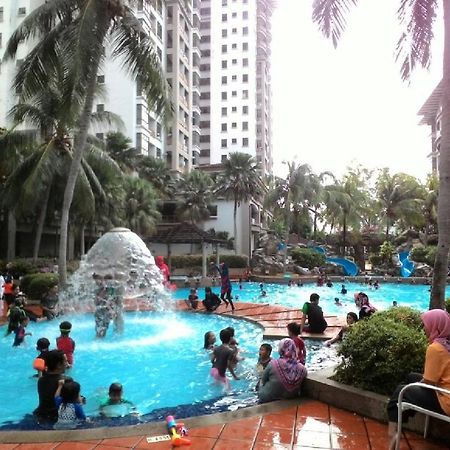 Malacca Costa Mahkotaアパートホテル エクステリア 写真