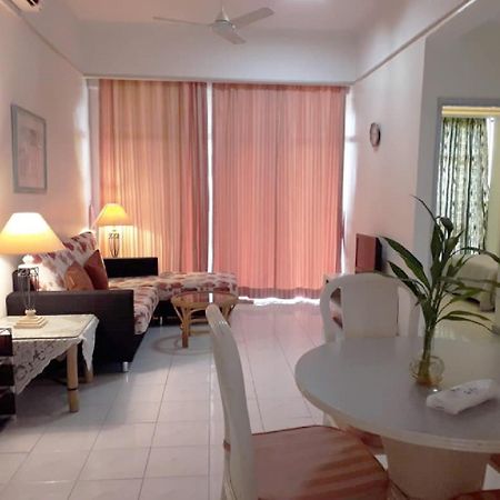Malacca Costa Mahkotaアパートホテル エクステリア 写真