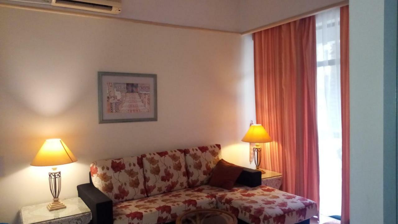 Malacca Costa Mahkotaアパートホテル エクステリア 写真