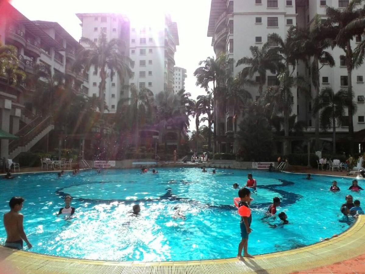 Malacca Costa Mahkotaアパートホテル エクステリア 写真