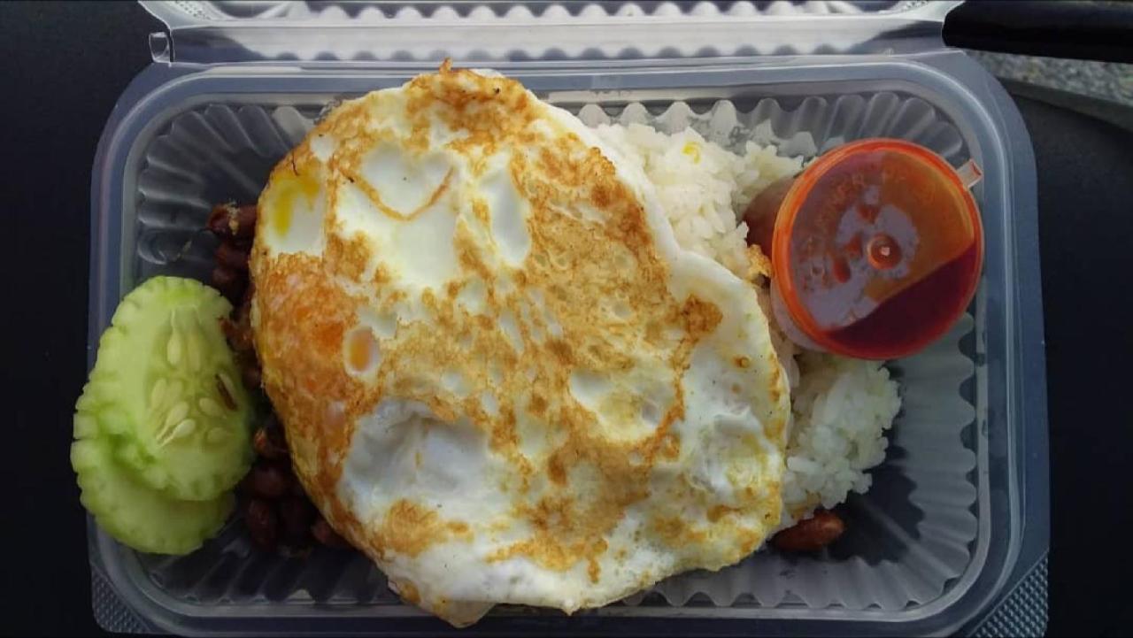 Malacca Costa Mahkotaアパートホテル エクステリア 写真